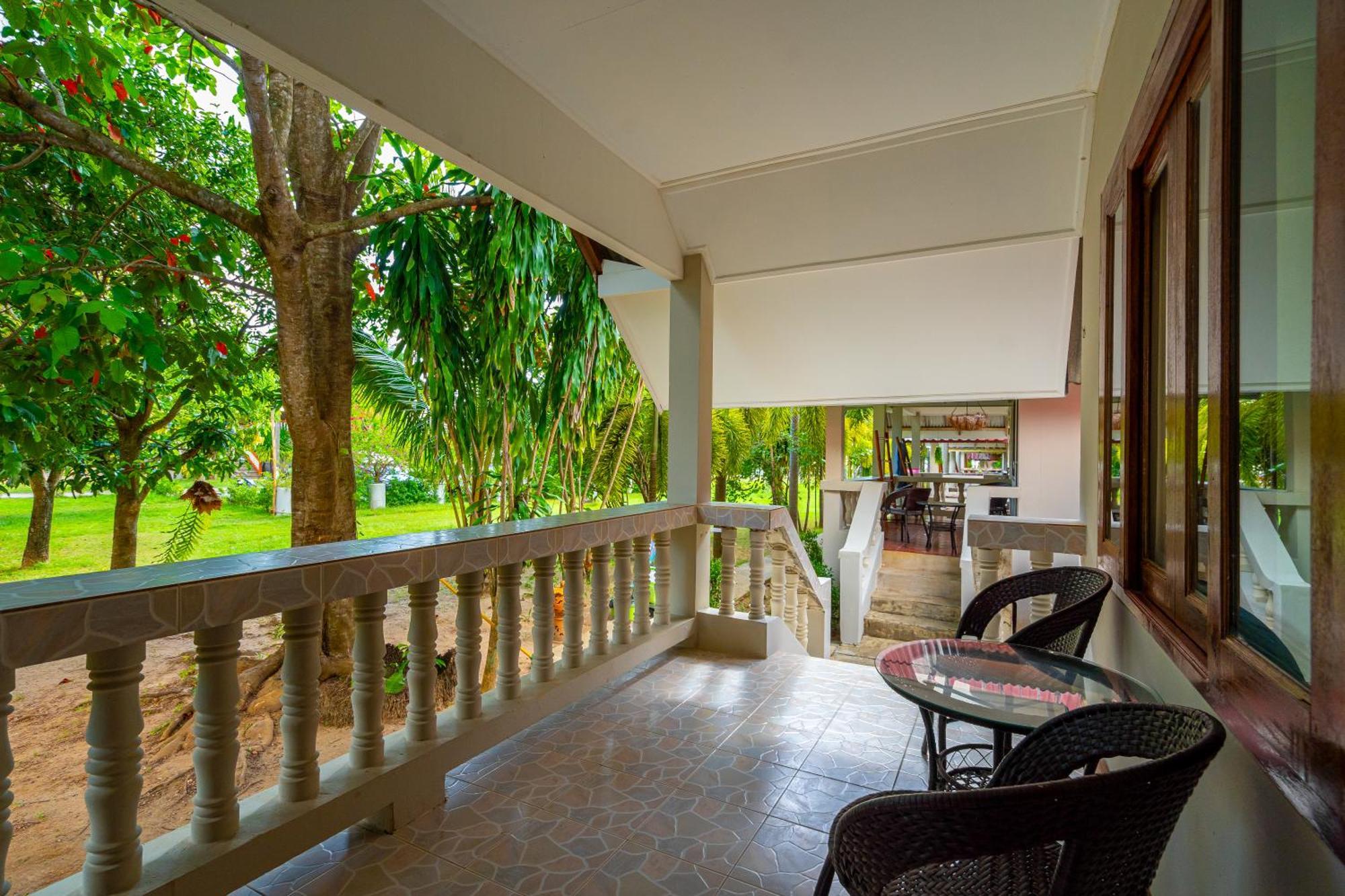 Lanta Beachfront Resort Ko Lanta Exteriér fotografie